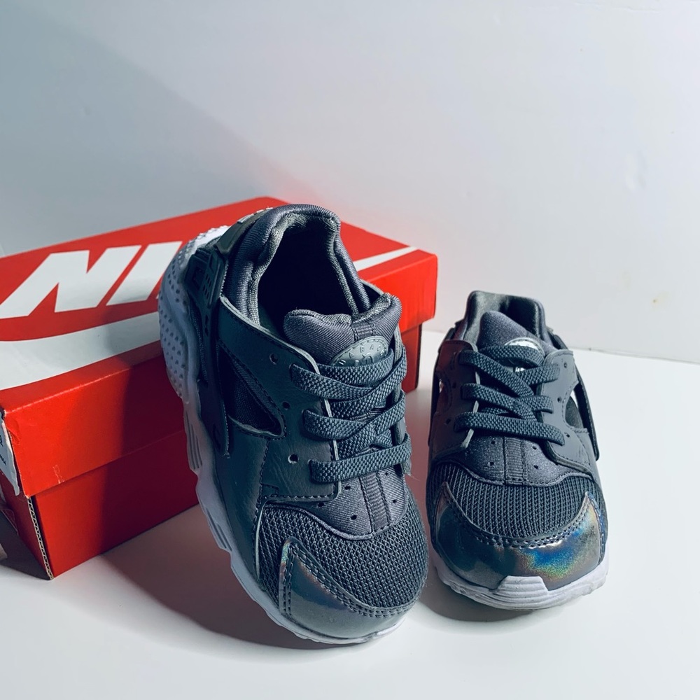 Nike Hurraches in Dark Gray size 7C